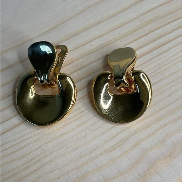 Vintage Gold Tone Clip-On Articulating Dangle Earrings Retro Style Dome Design - Picture 5 of 6